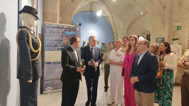 Fotografía 101 de 116 de la exposición «Mujer y Guardia Civil» en Burgos
