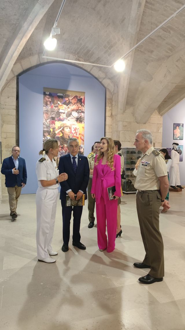 Fotografía 106 de 116 de la exposición «Mujer y Guardia Civil» en Burgos