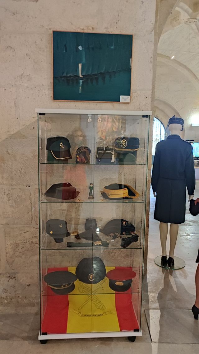 Fotografía 113 de 116 de la exposición «Mujer y Guardia Civil» en Burgos