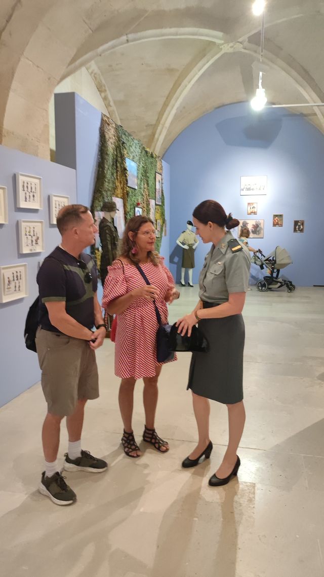 Fotografía 93 de 116 de la exposición «Mujer y Guardia Civil» en Burgos