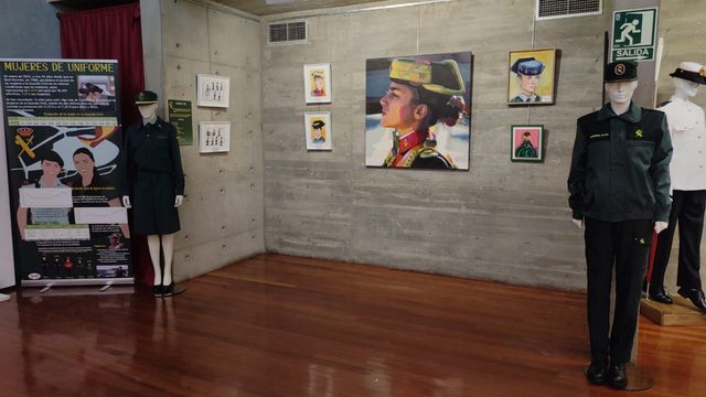 Fotografía 38 de 71 de la exposición «Mujer y Guardia Civil» en Soria