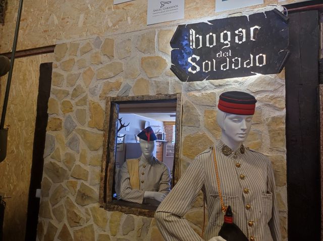 Fotografía 47 de 72 de la exposición «Mujer y Guardia Civil» en Navaleno (Soria)