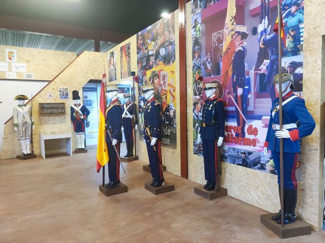 Fotografía 48 de 72 de la exposición «Mujer y Guardia Civil» en Navaleno (Soria)