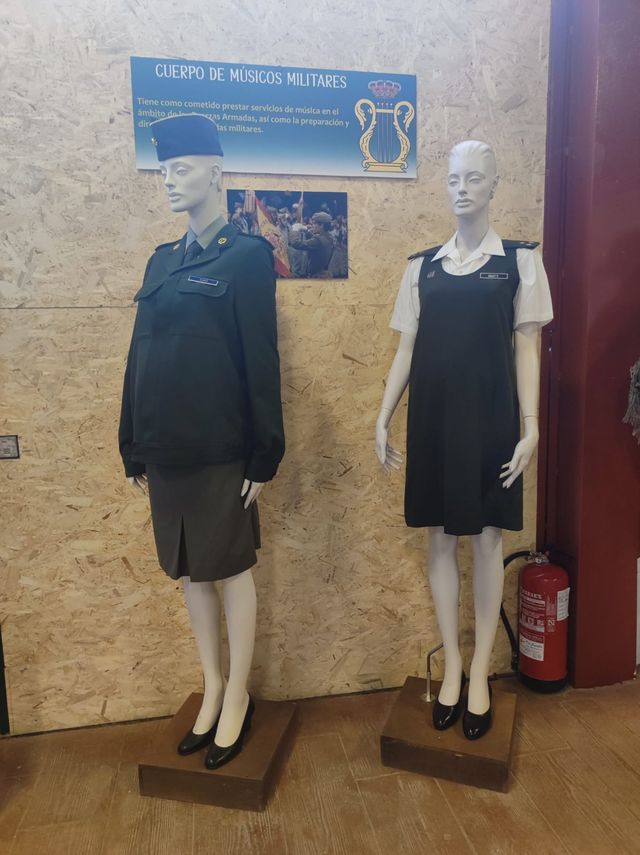 Fotografía 54 de 72 de la exposición «Mujer y Guardia Civil» en Navaleno (Soria)