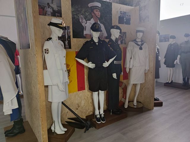 Fotografía 12 de 72 de la muestra de la exposición «Mujer y Guardia Civil»