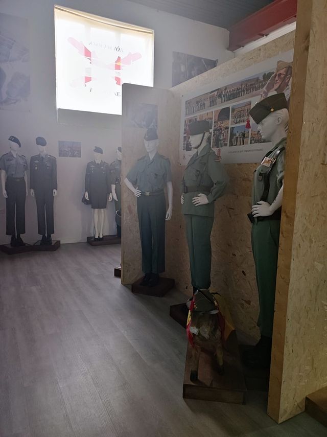 Fotografía 13 de 72 de la muestra de la exposición «Mujer y Guardia Civil»