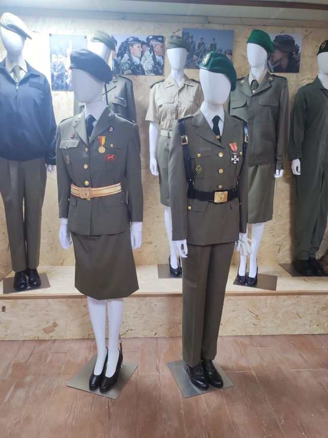 Fotografía 33 de 72 de la muestra de la exposición «Mujer y Guardia Civil»