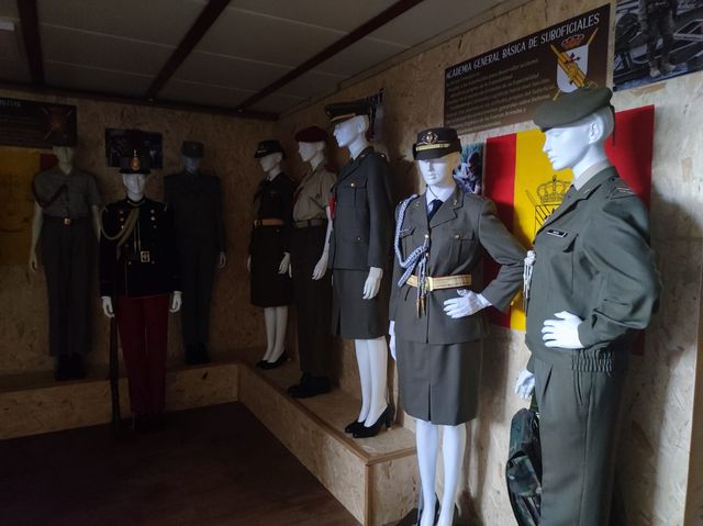 Fotografía 36 de 72 de la muestra de la exposición «Mujer y Guardia Civil»