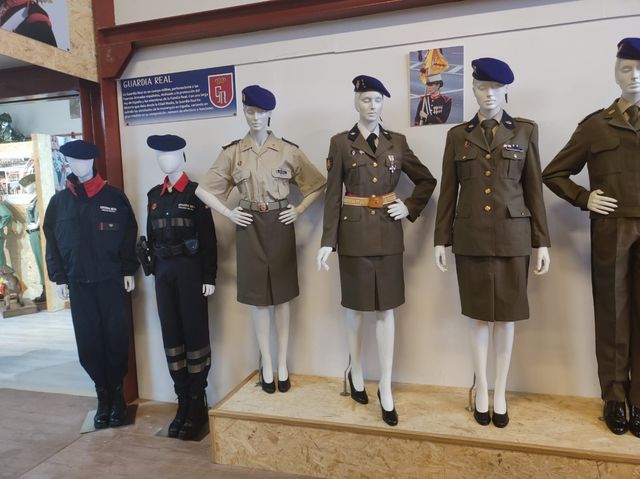 Fotografía 50 de 72 de la muestra de la exposición «Mujer y Guardia Civil»