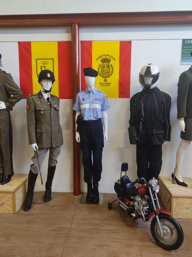 Fotografía 52 de 72 de la muestra de la exposición «Mujer y Guardia Civil»