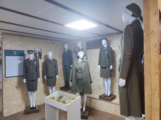 Fotografía 65 de 72 de la muestra de la exposición «Mujer y Guardia Civil»